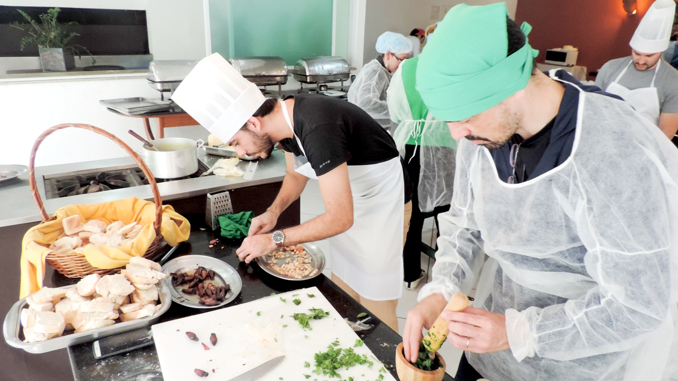 cozinha corporativa: um treinamento para equipes de trabalho